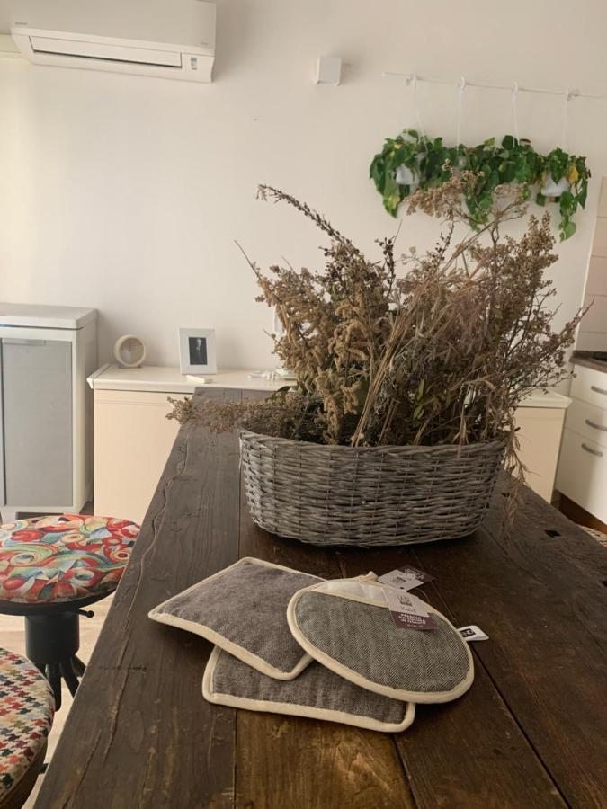 Altrove Bed and Breakfast Cagliari Exteriör bild